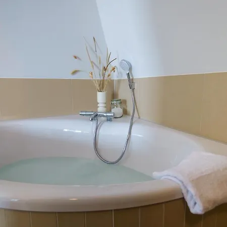 فندق Paradis 4*